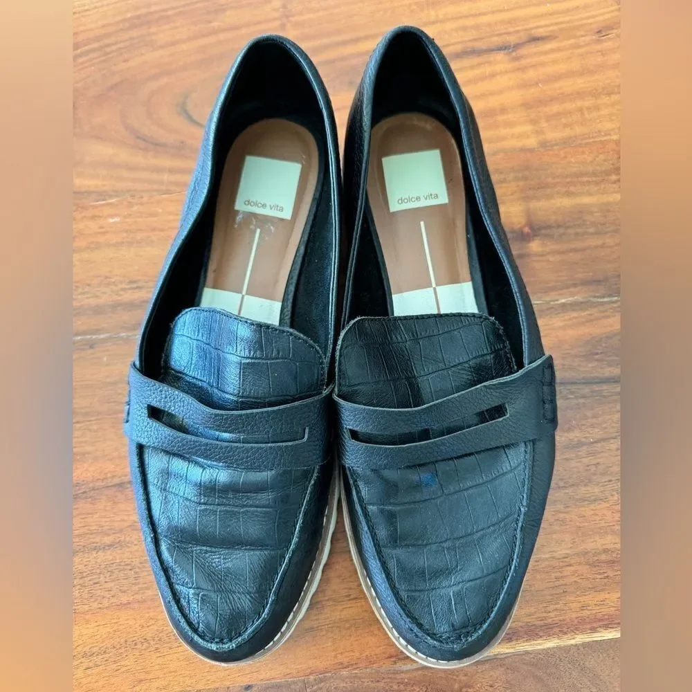 Dolce vita aubree loafer, black snake skin, EUC SZ 9.5